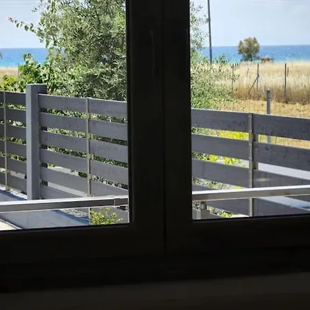 Holiday home Summertime Just 90meters From The Sea!