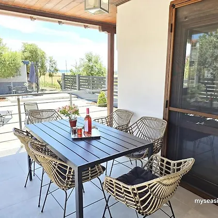 Holiday home Summertime Just 90meters From The Sea!